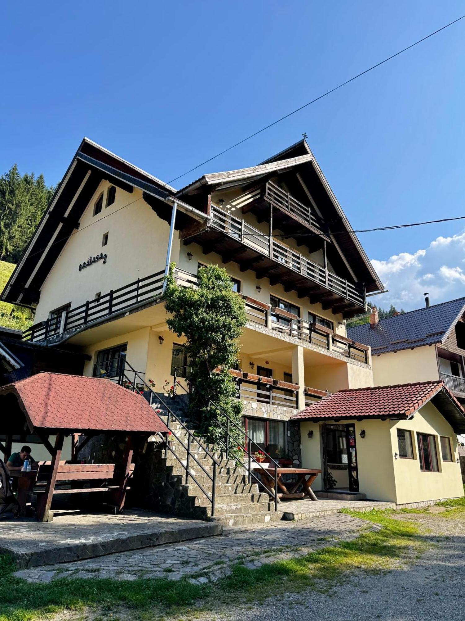 Craiasa 2 Hotell Moeciu De Sus Exteriör bild